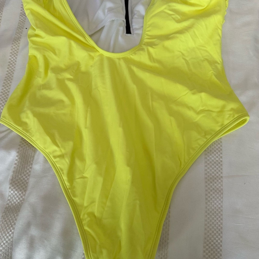 Bathing suit - Picture 6 of 7